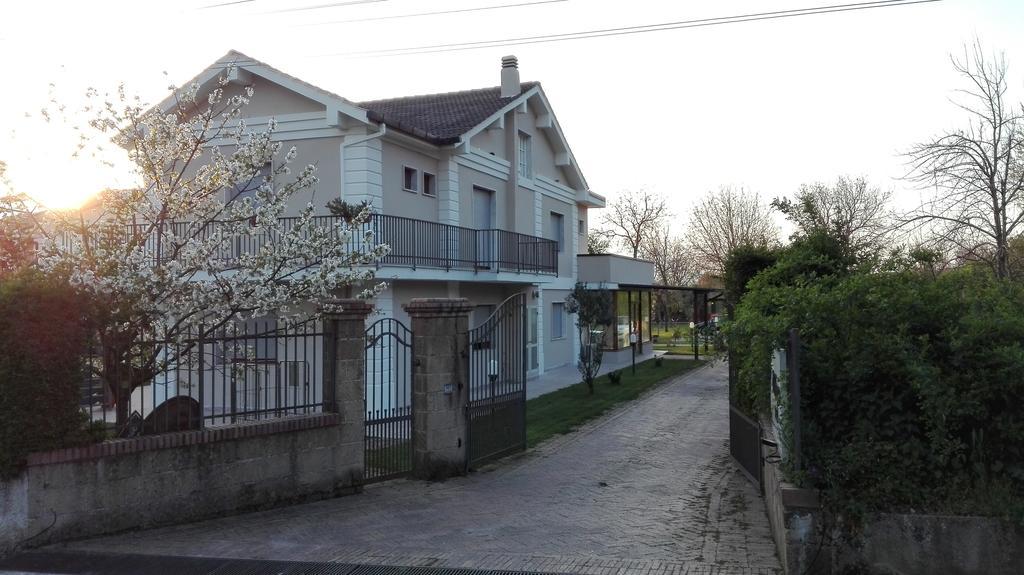 Guesthouse Il Ciliegio Sorbo Serpico Exterior foto